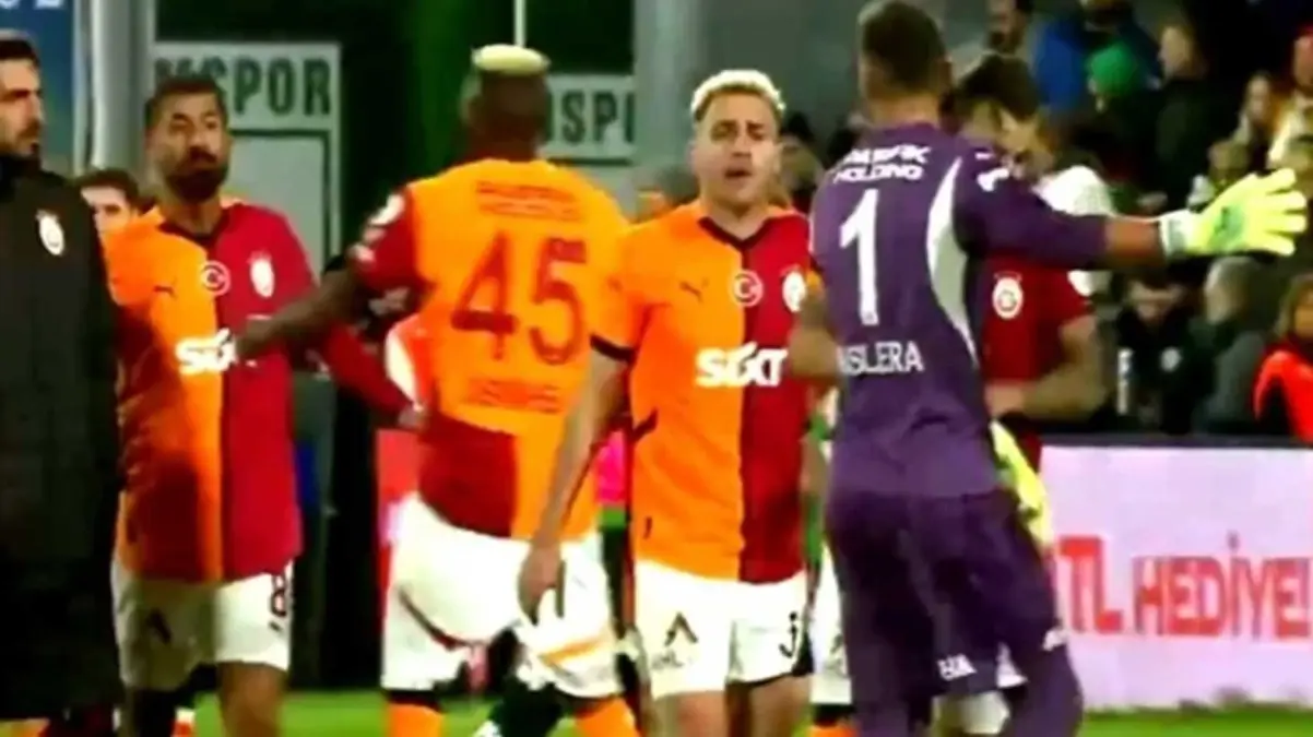 Kerem ile Muslera, sahanın ortasında birbirine girdi